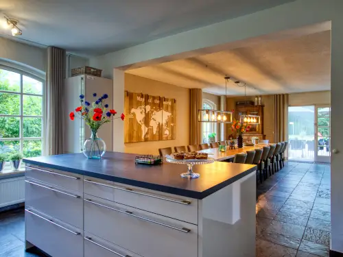 Luxe vakantiehuis met sauna, bubbelbad, bar en biljart