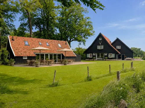 Exclusieve vakantiewoning met hottub op een nostalgisch Twents erf